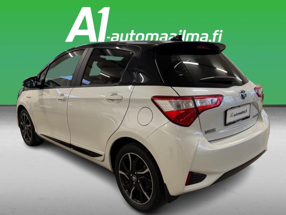 TOYOTA Yaris 2018