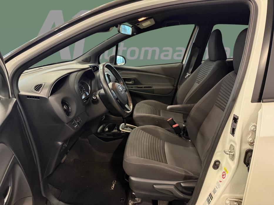 TOYOTA Yaris 2018