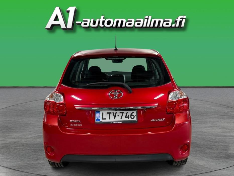 TOYOTA Auris 2010