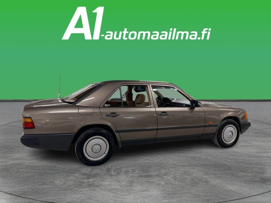 MERCEDES-BENZ 200 1989