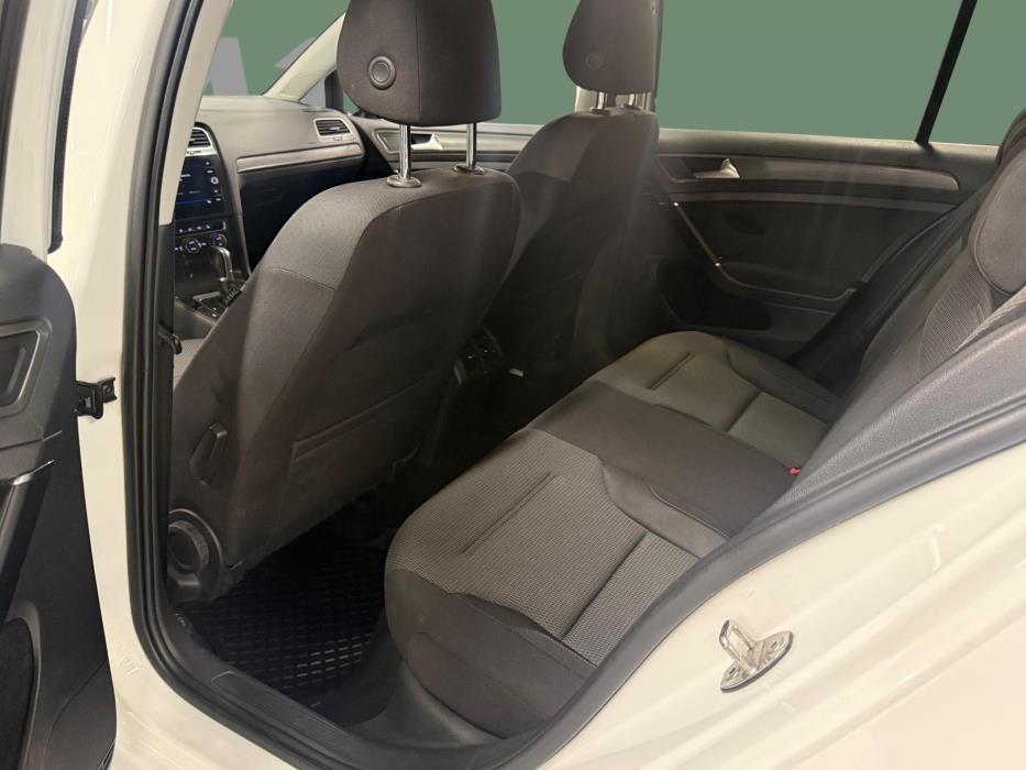 VOLKSWAGEN Golf 2018