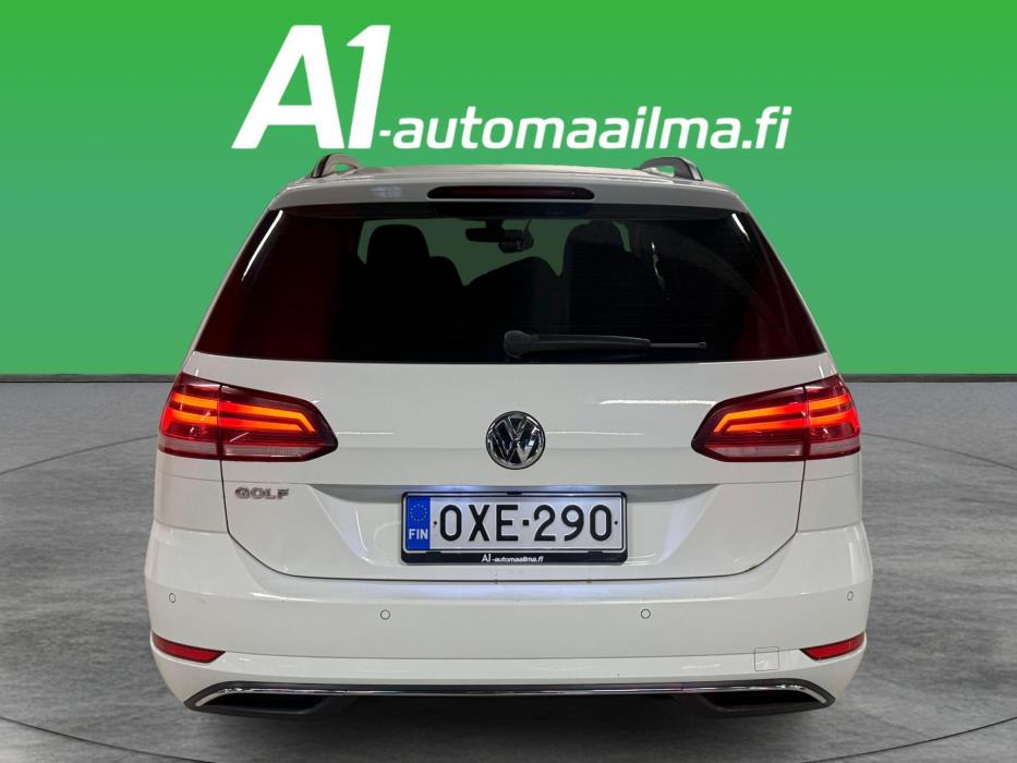 VOLKSWAGEN Golf 2018