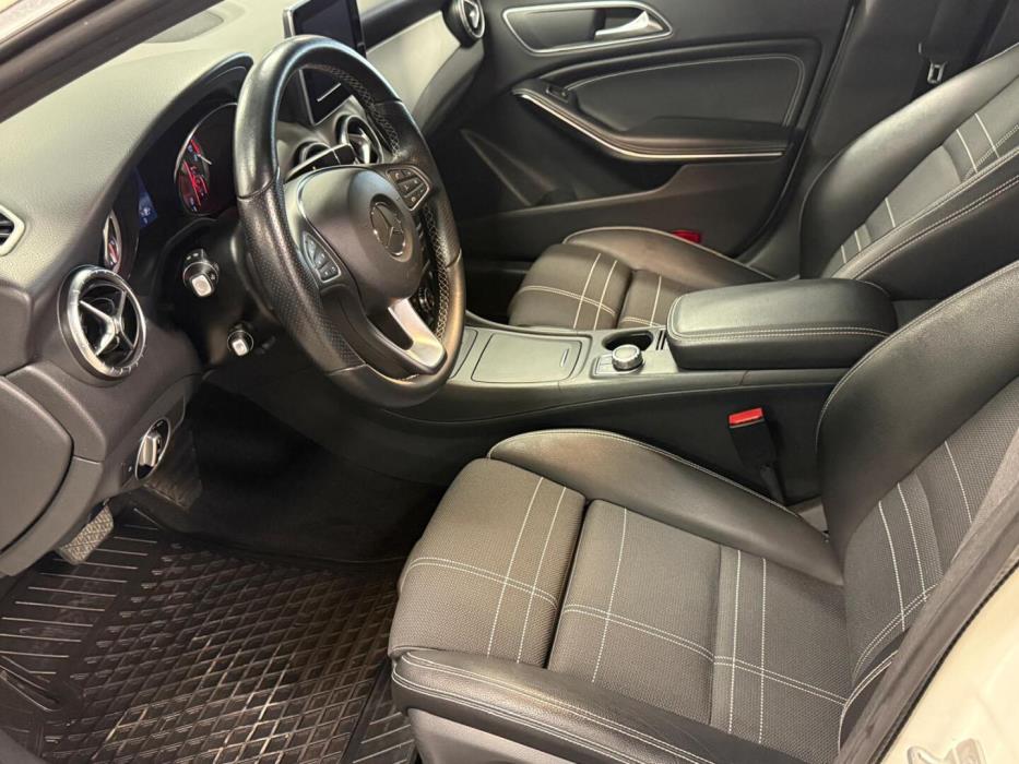 MERCEDES-BENZ CLA 2016
