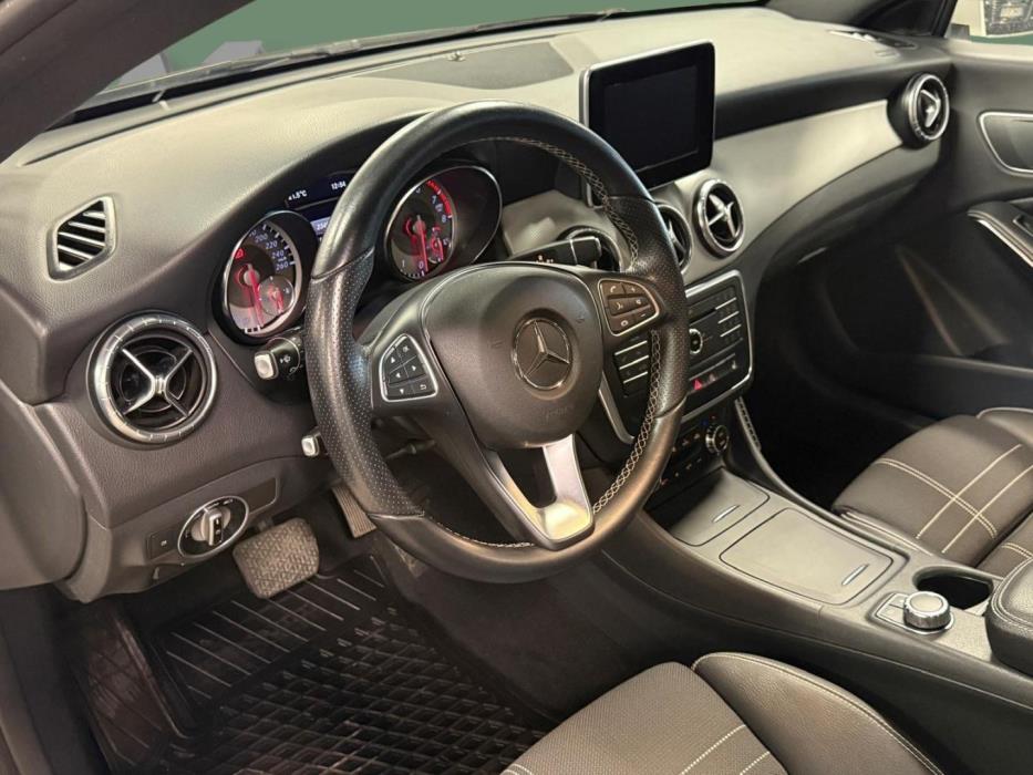 MERCEDES-BENZ CLA 2016