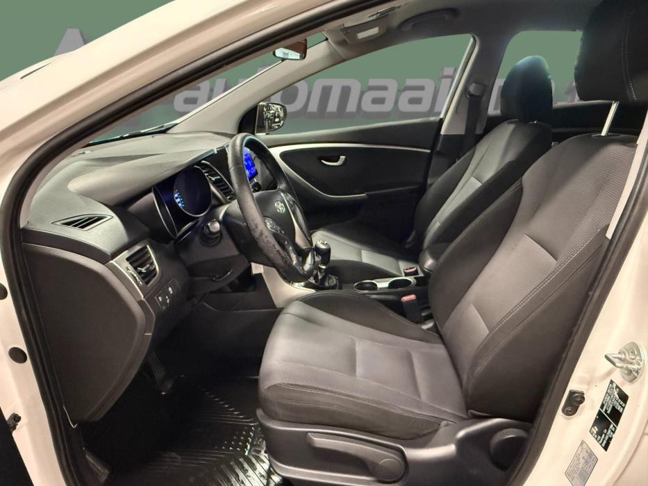 HYUNDAI i30 2013