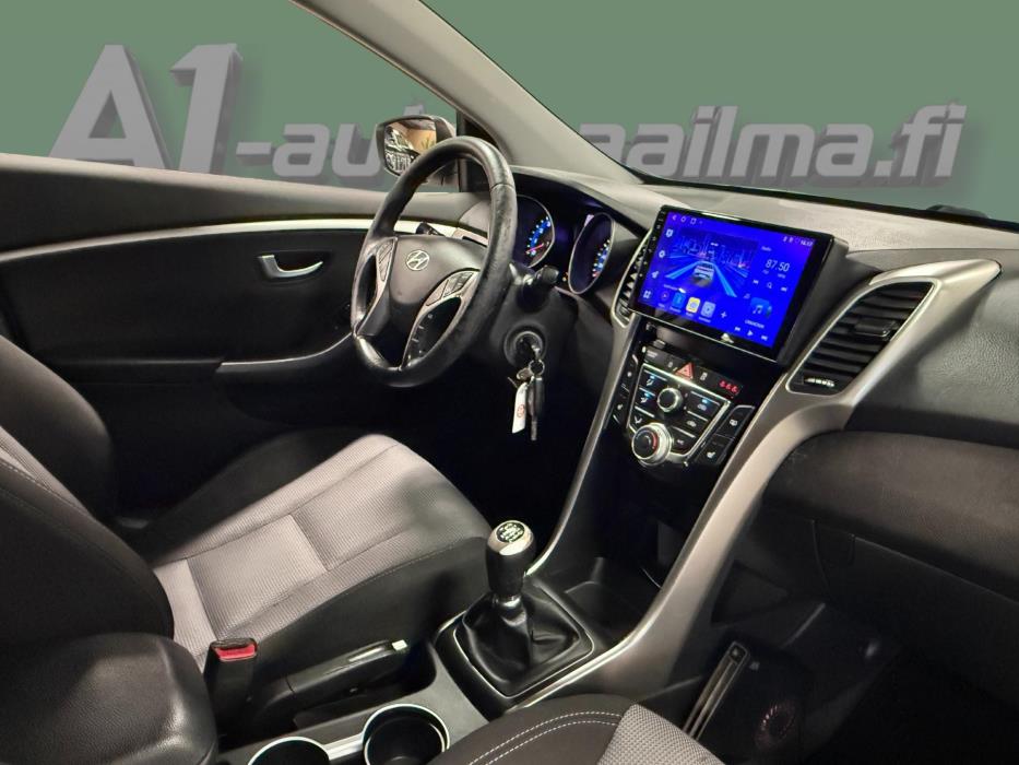HYUNDAI i30 2013