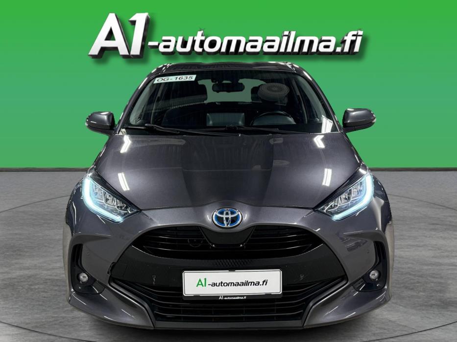 TOYOTA Yaris 2023