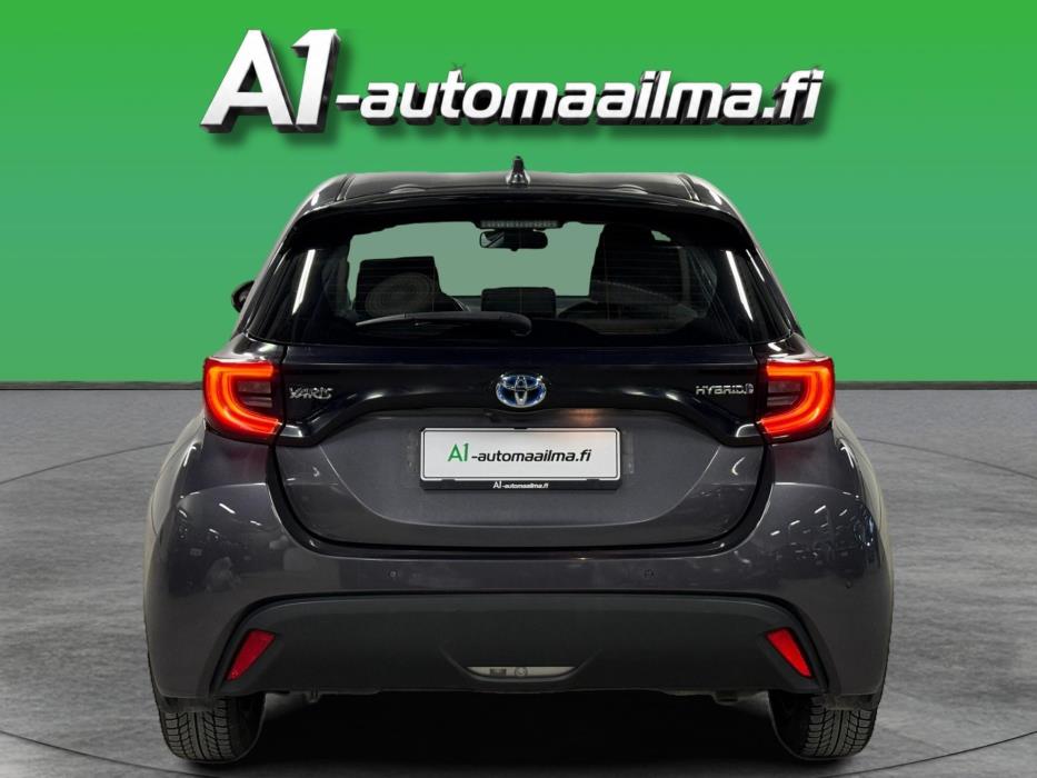 TOYOTA Yaris 2023