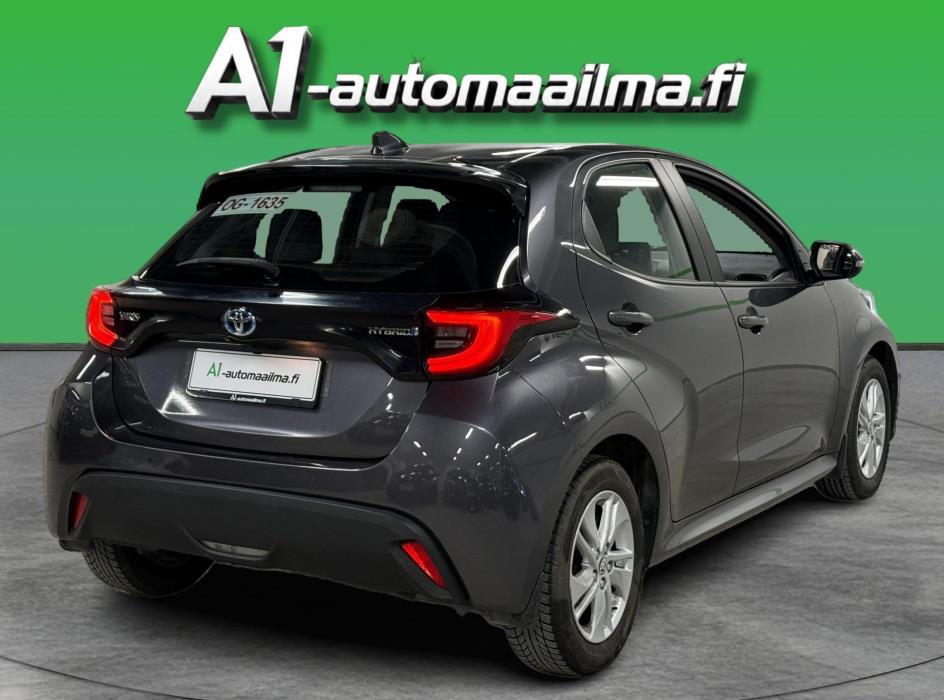 TOYOTA Yaris 2023