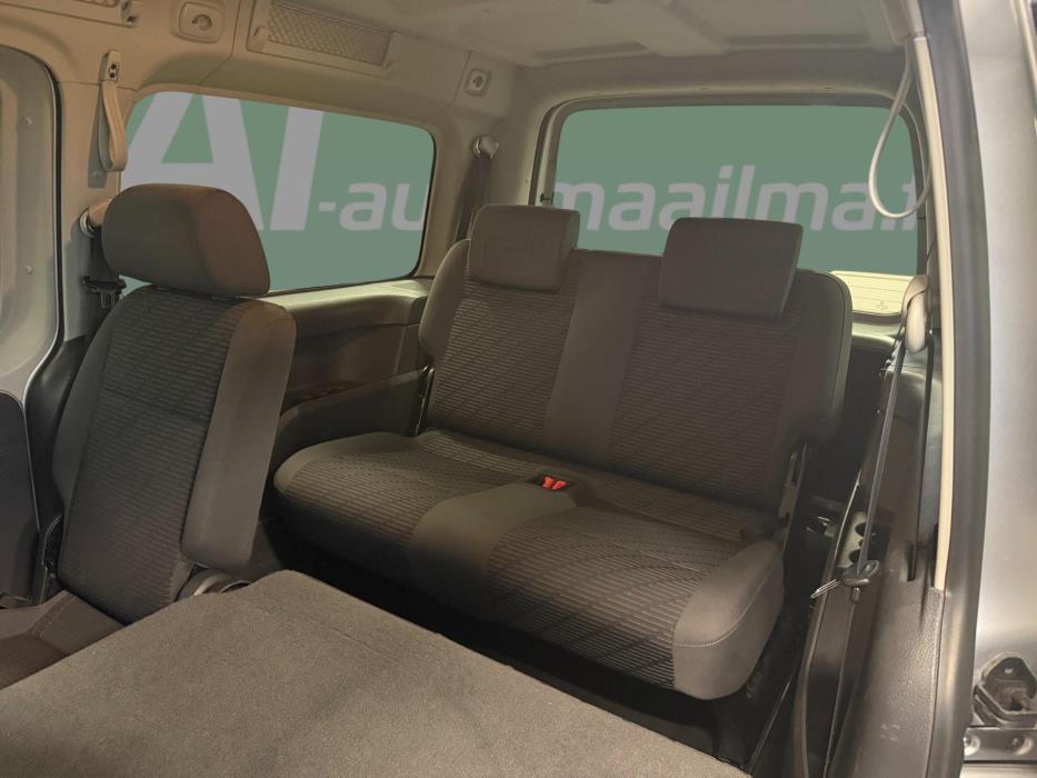 VOLKSWAGEN Caddy Maxi 2011