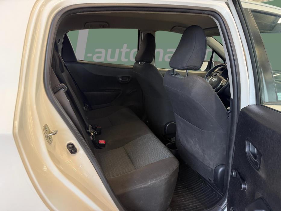 TOYOTA Yaris 2012