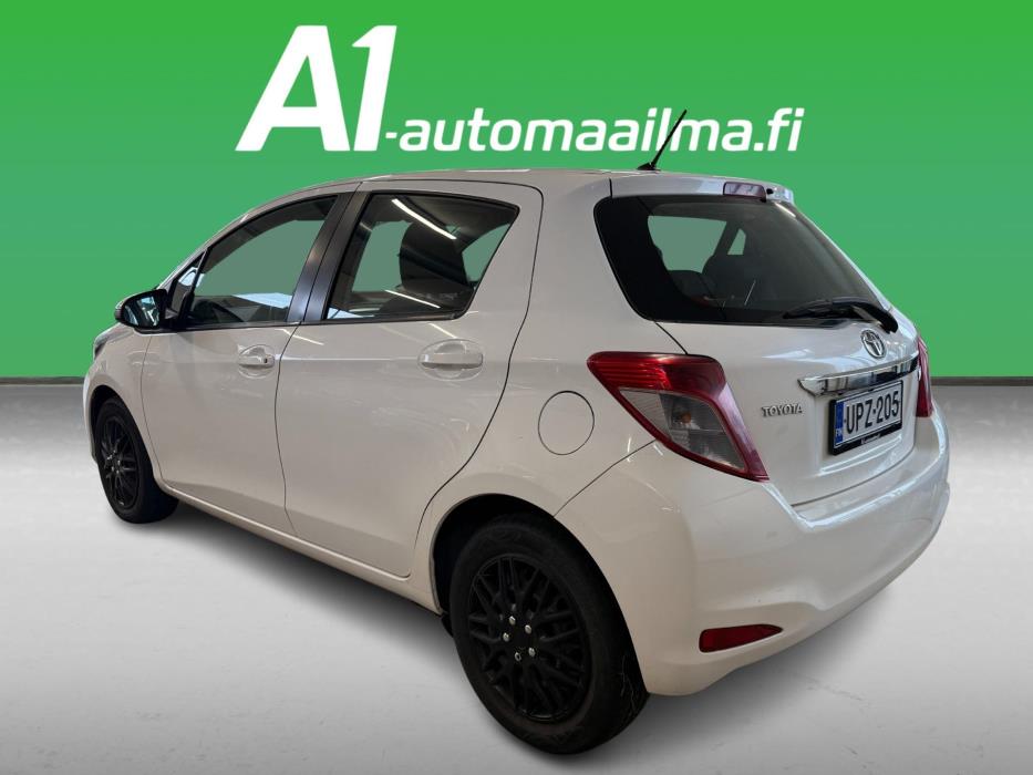 TOYOTA Yaris 2012
