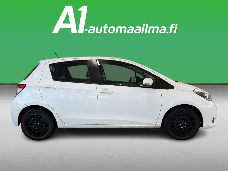 TOYOTA Yaris 2012