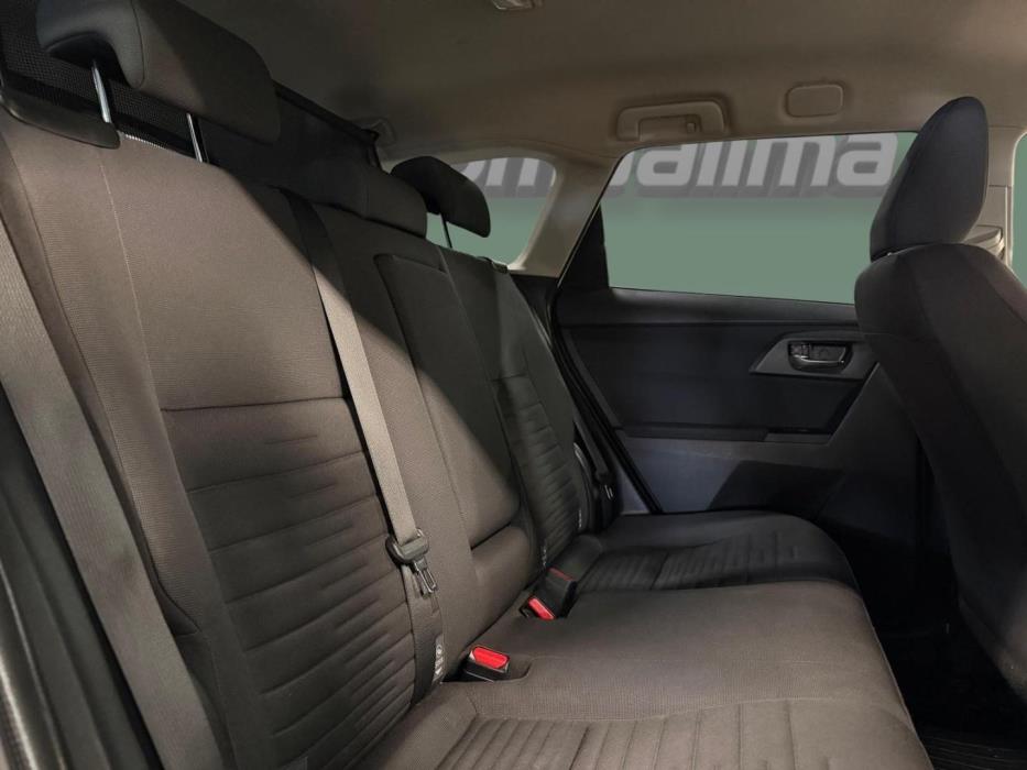 TOYOTA Auris 2015