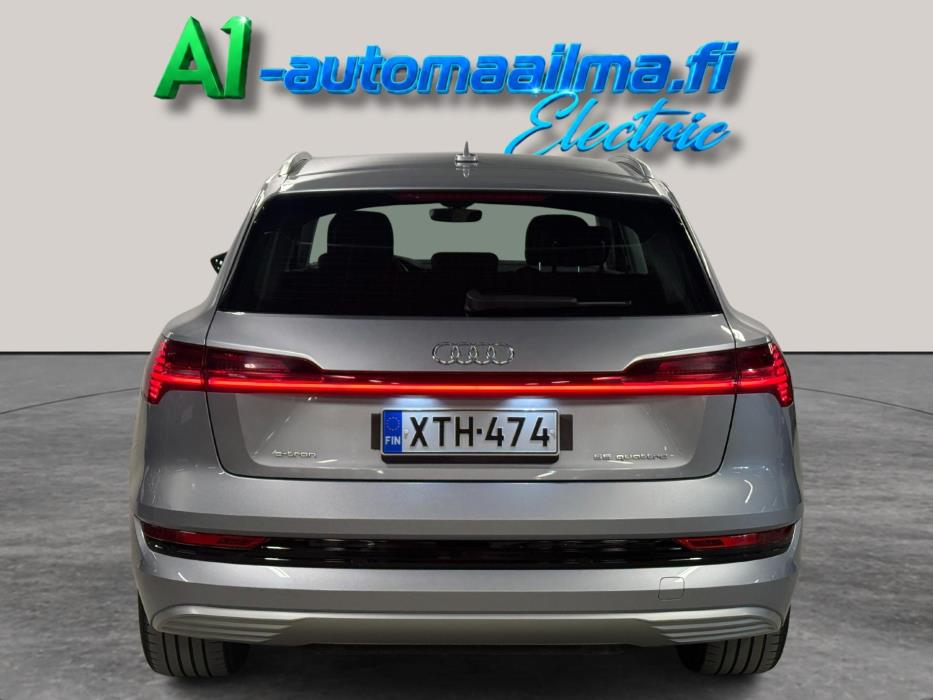 AUDI e-tron 2022