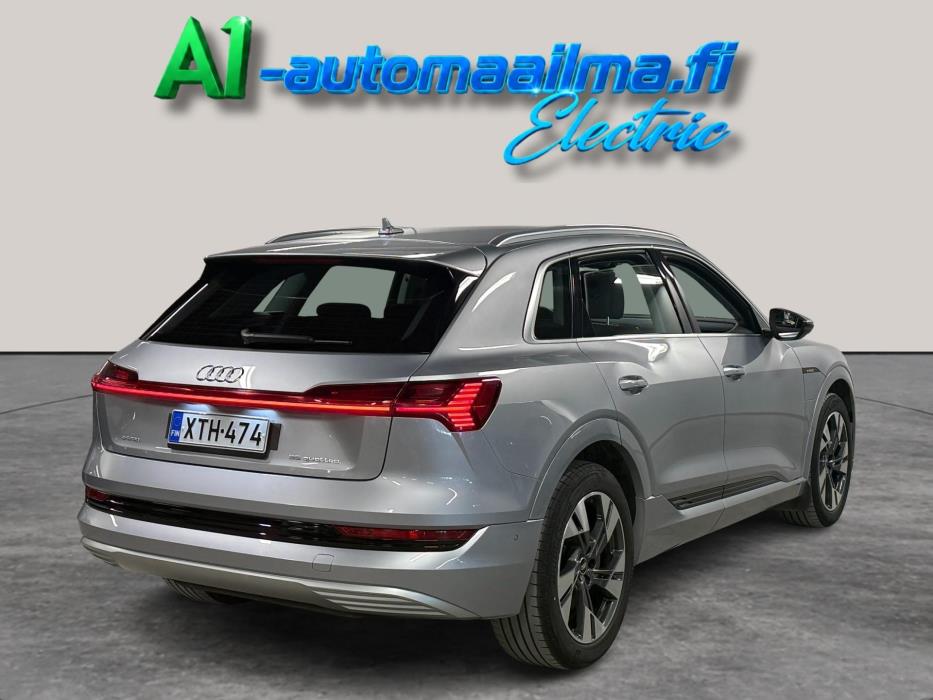AUDI e-tron 2022