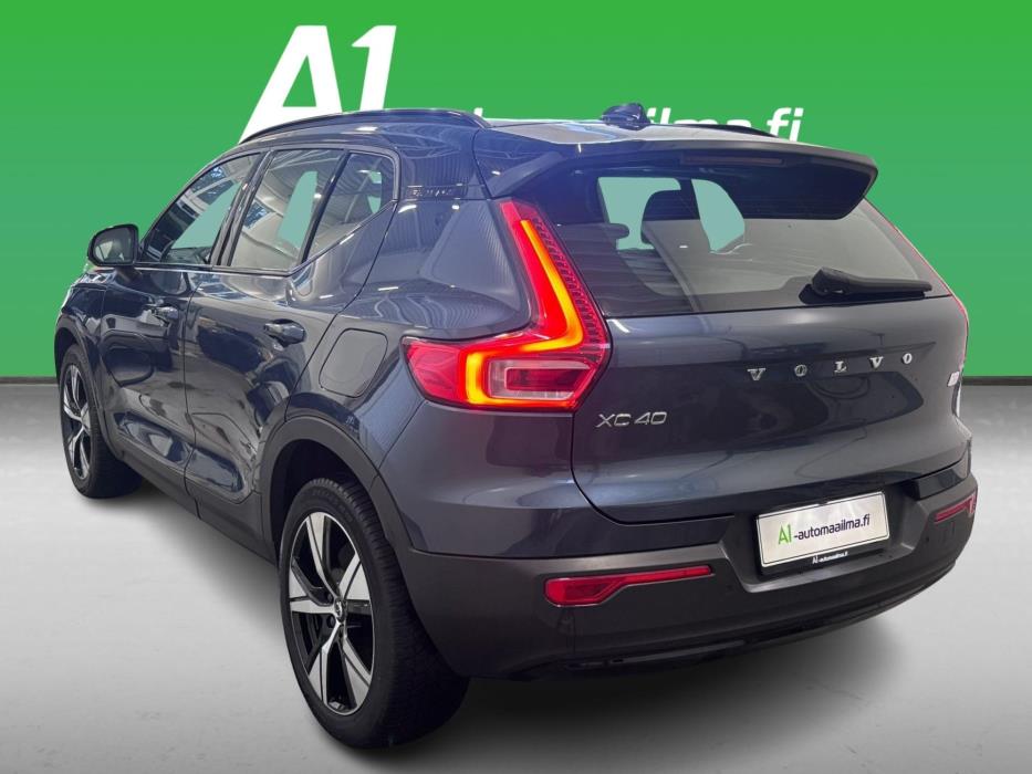 VOLVO XC40 2021