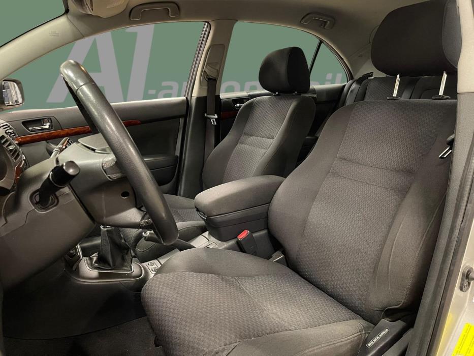 TOYOTA Avensis 2006