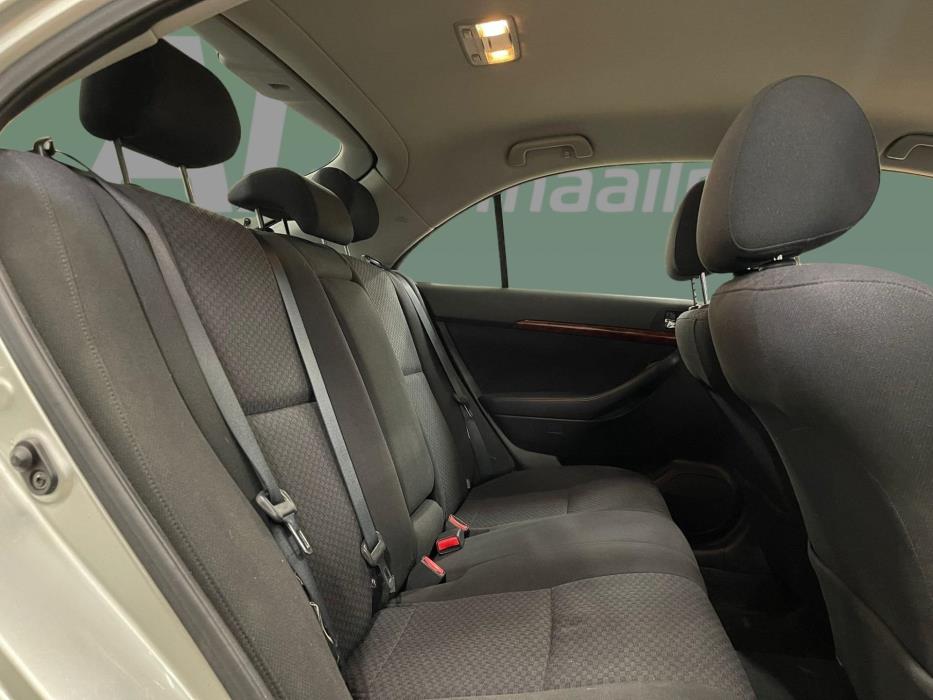 TOYOTA Avensis 2006