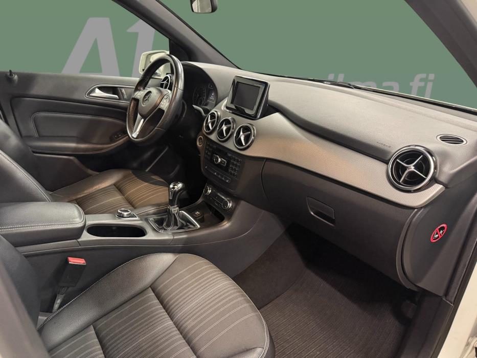 MERCEDES-BENZ B 2011