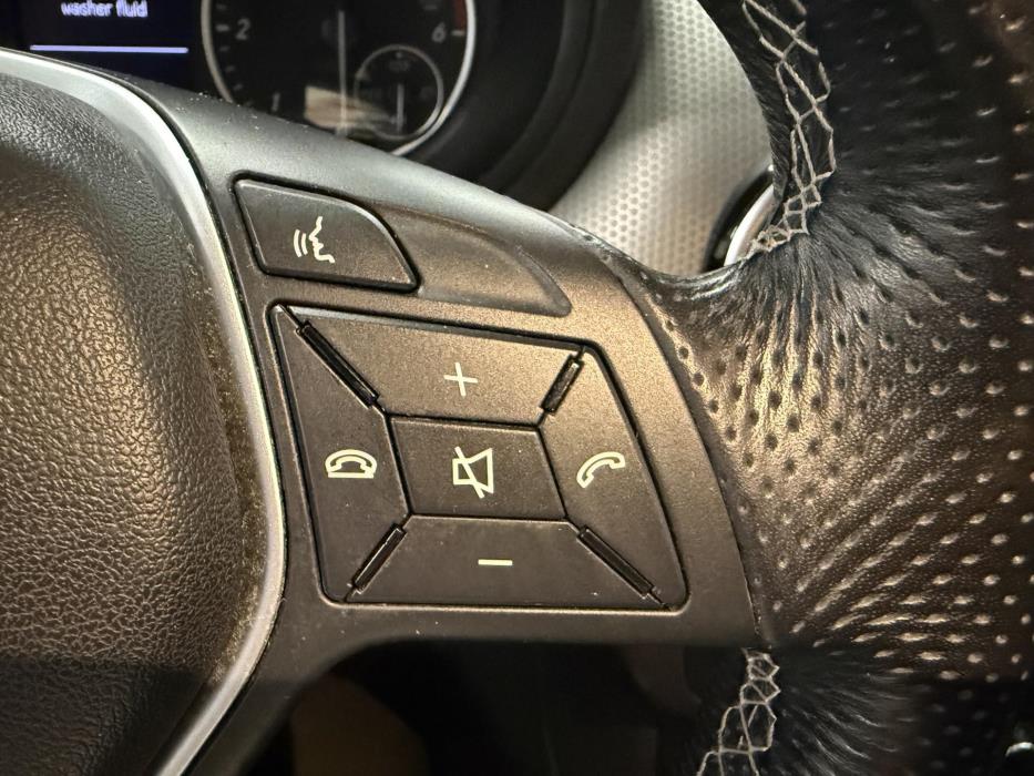 MERCEDES-BENZ B 2011