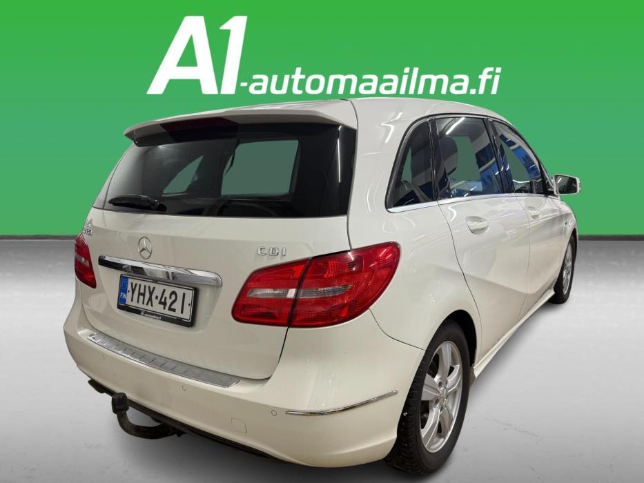 MERCEDES-BENZ B 2011