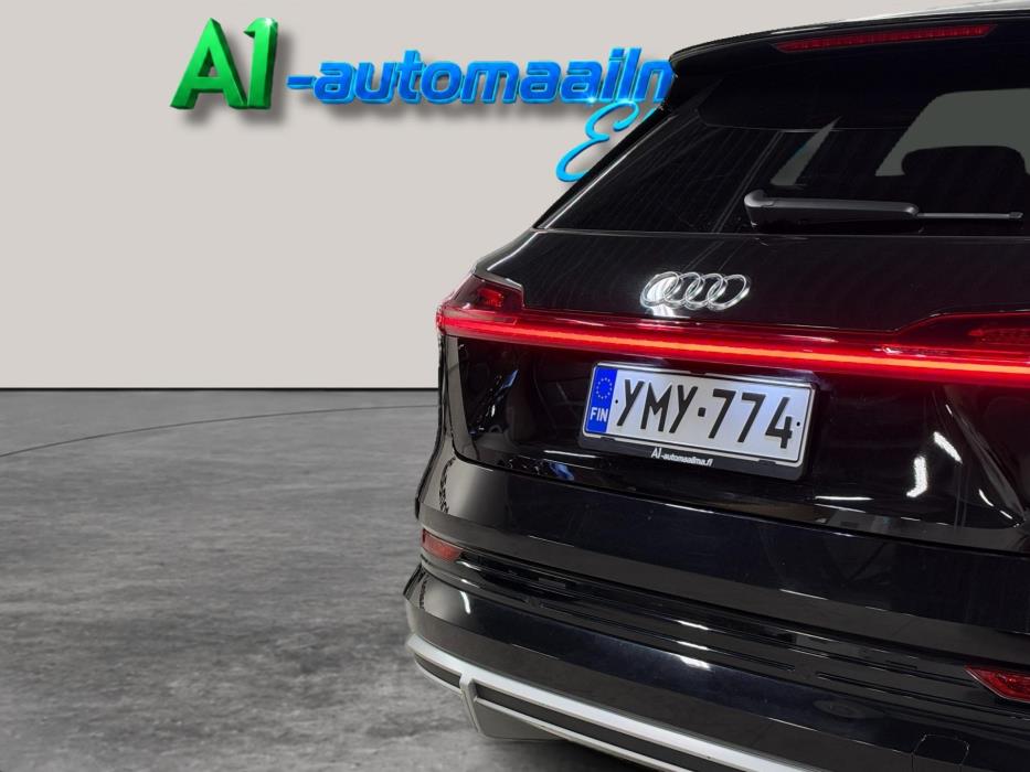 AUDI e-tron 2023