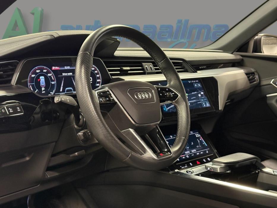 AUDI e-tron 2023