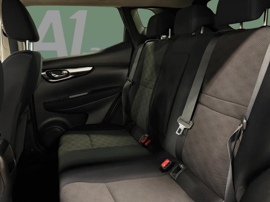 NISSAN Qashqai 2015