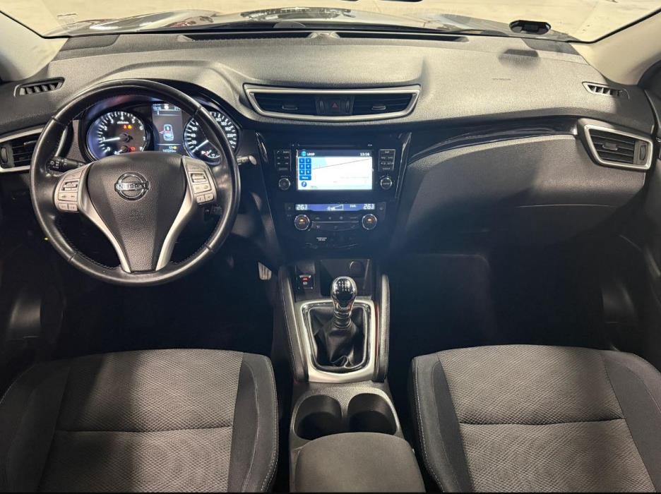 NISSAN Qashqai 2015