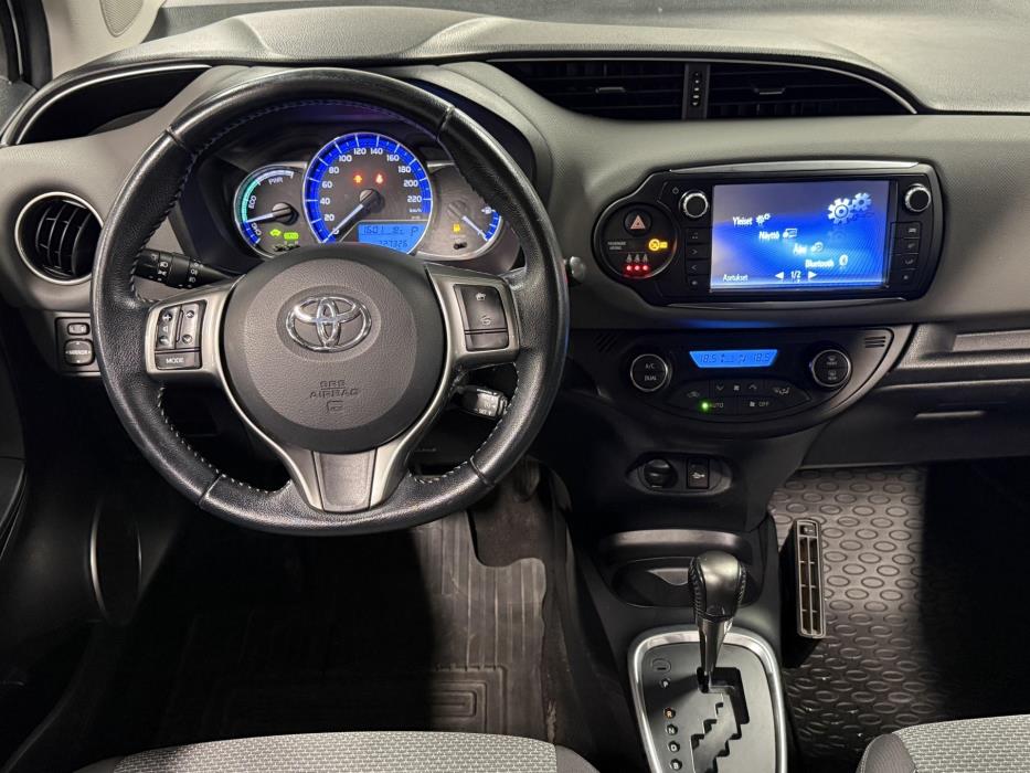 TOYOTA Yaris 2014