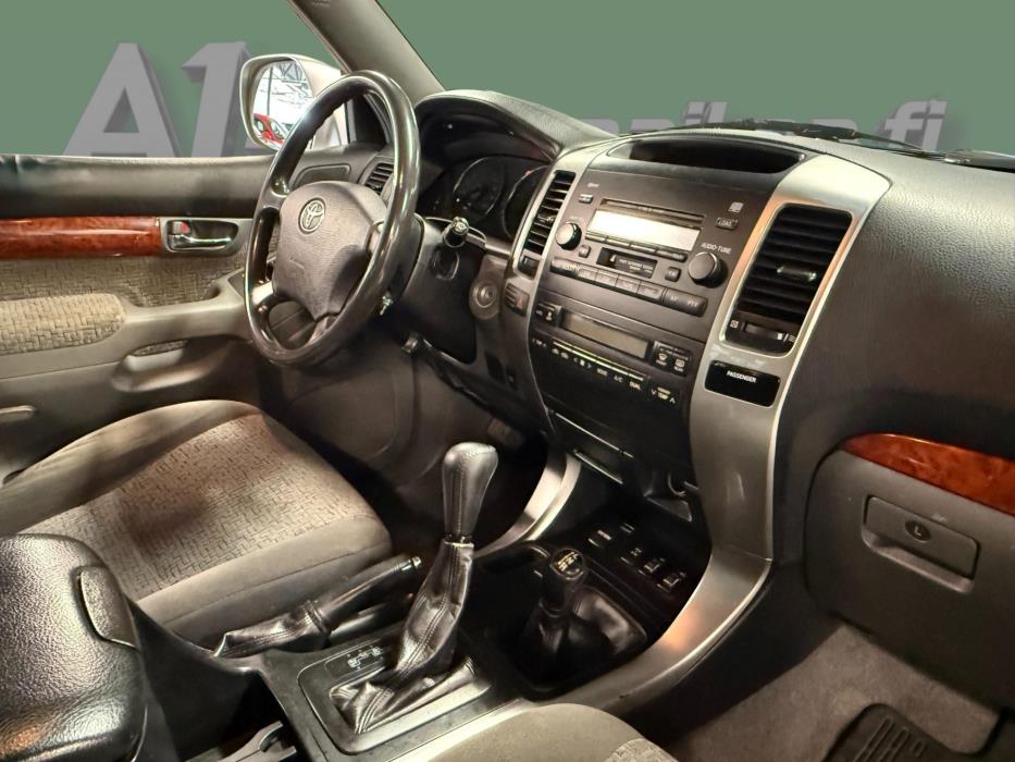 TOYOTA Land Cruiser 2006