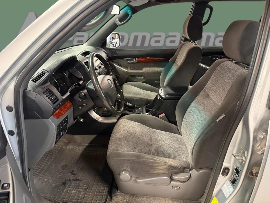 TOYOTA Land Cruiser 2006