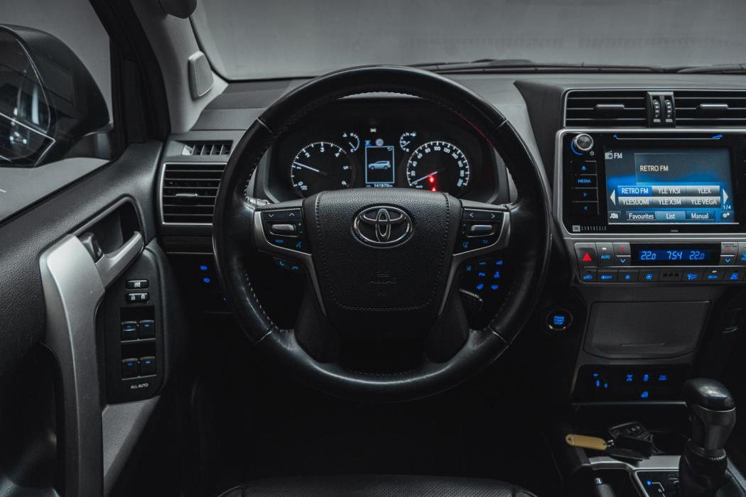 TOYOTA Land Cruiser 2019