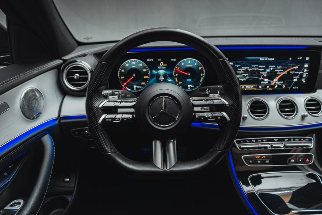 MERCEDES-BENZ E 2021