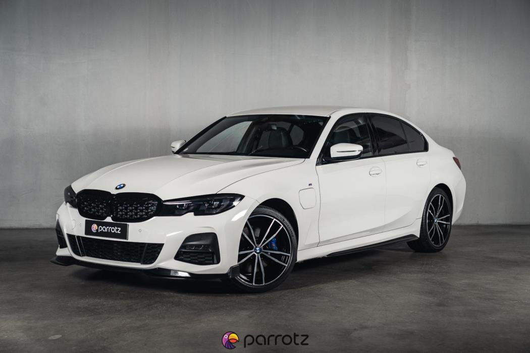 BMW 330 2019