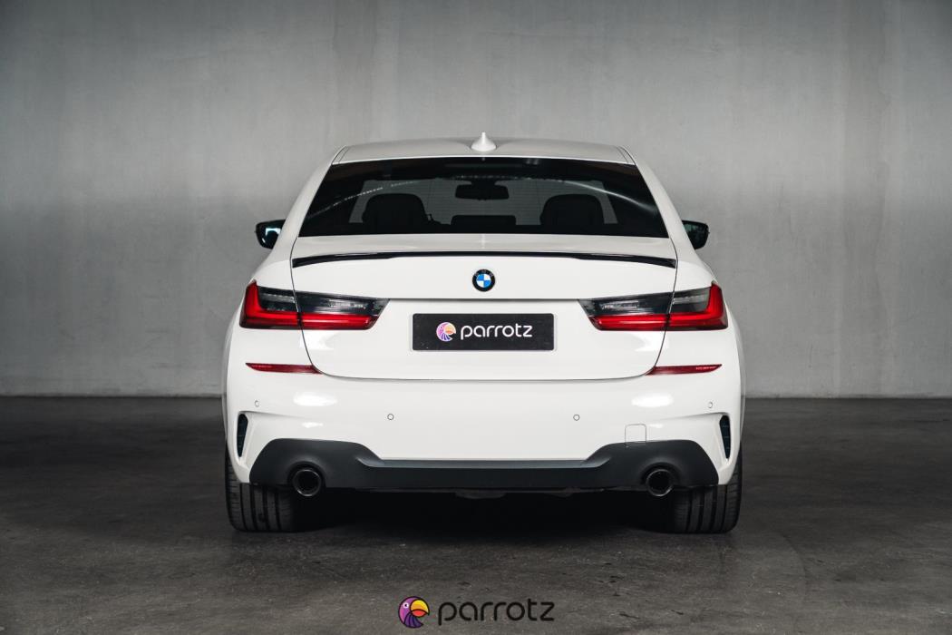 BMW 330 2019