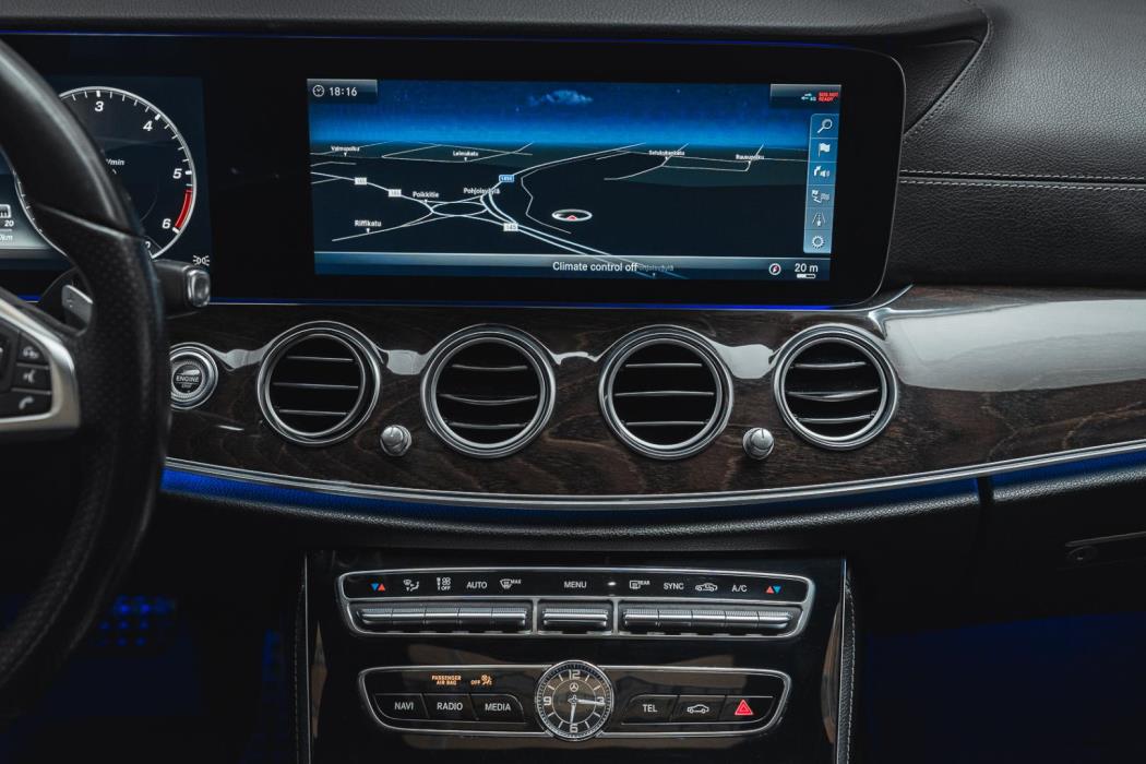 MERCEDES-BENZ E 2018