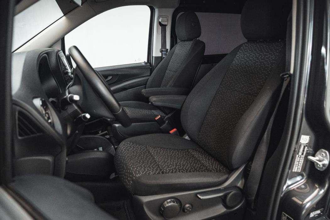 MERCEDES-BENZ Vito 2023