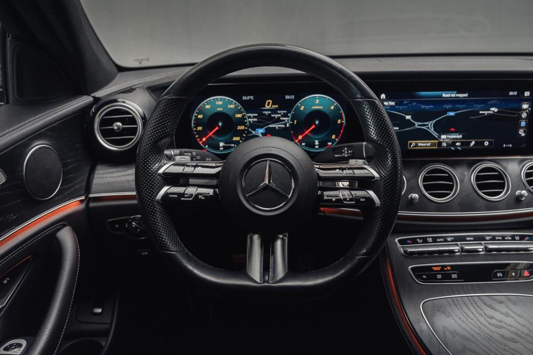 MERCEDES-BENZ E 2022