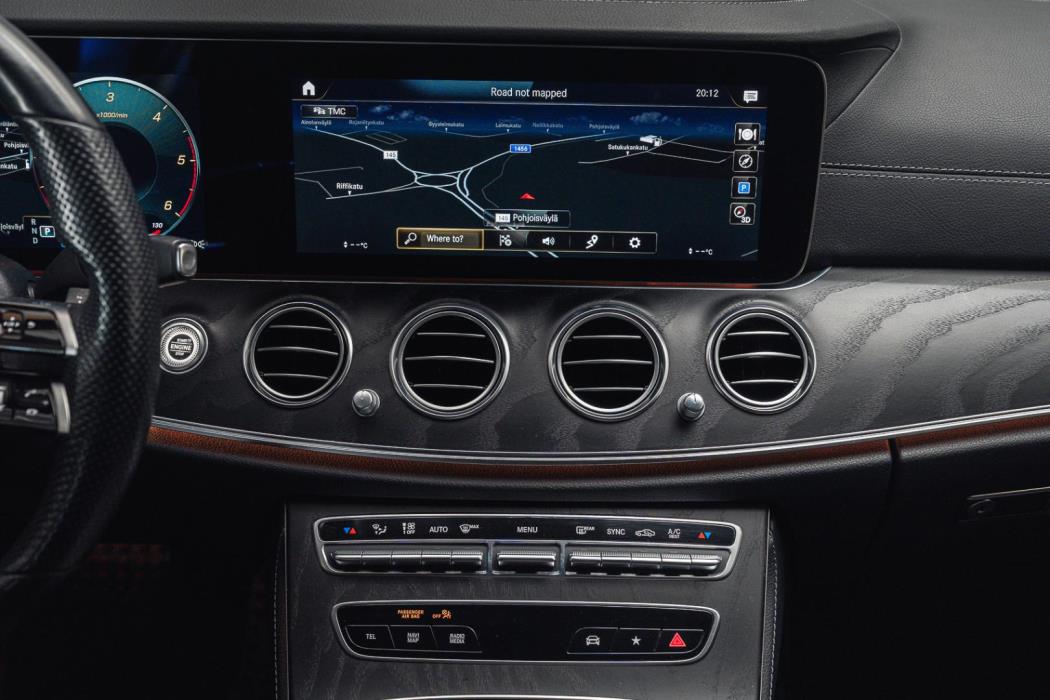 MERCEDES-BENZ E 2022
