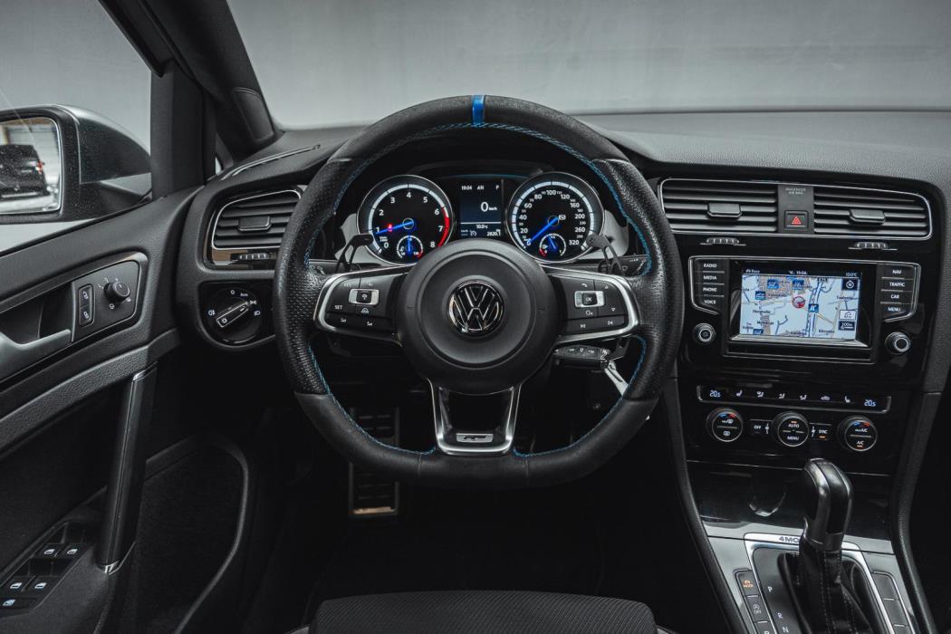 VOLKSWAGEN Golf 2015