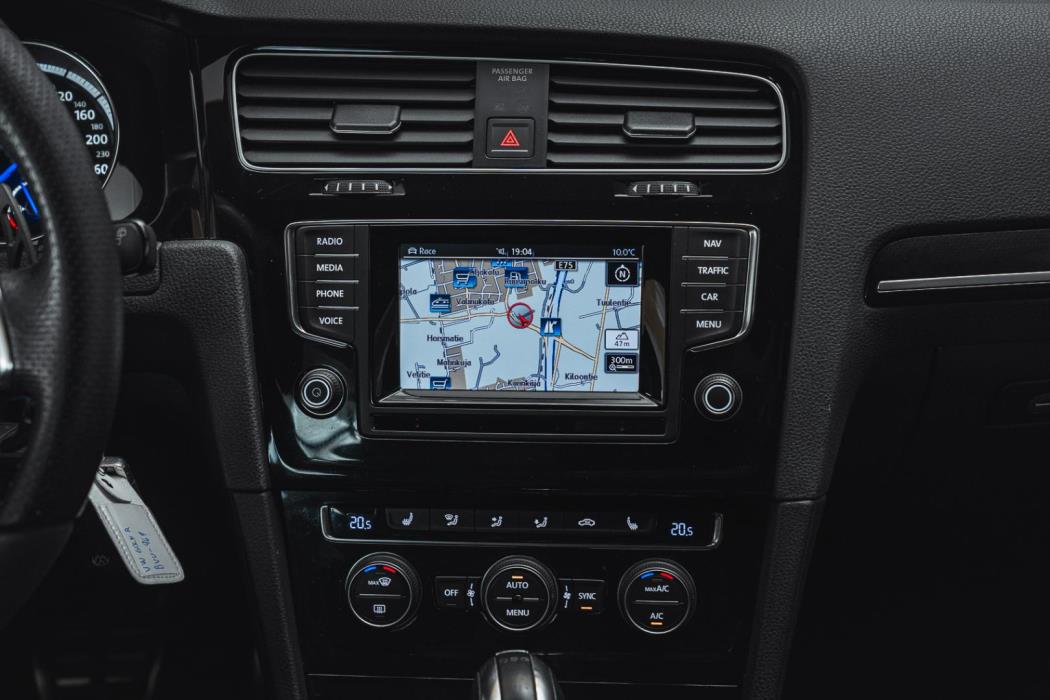 VOLKSWAGEN Golf 2015