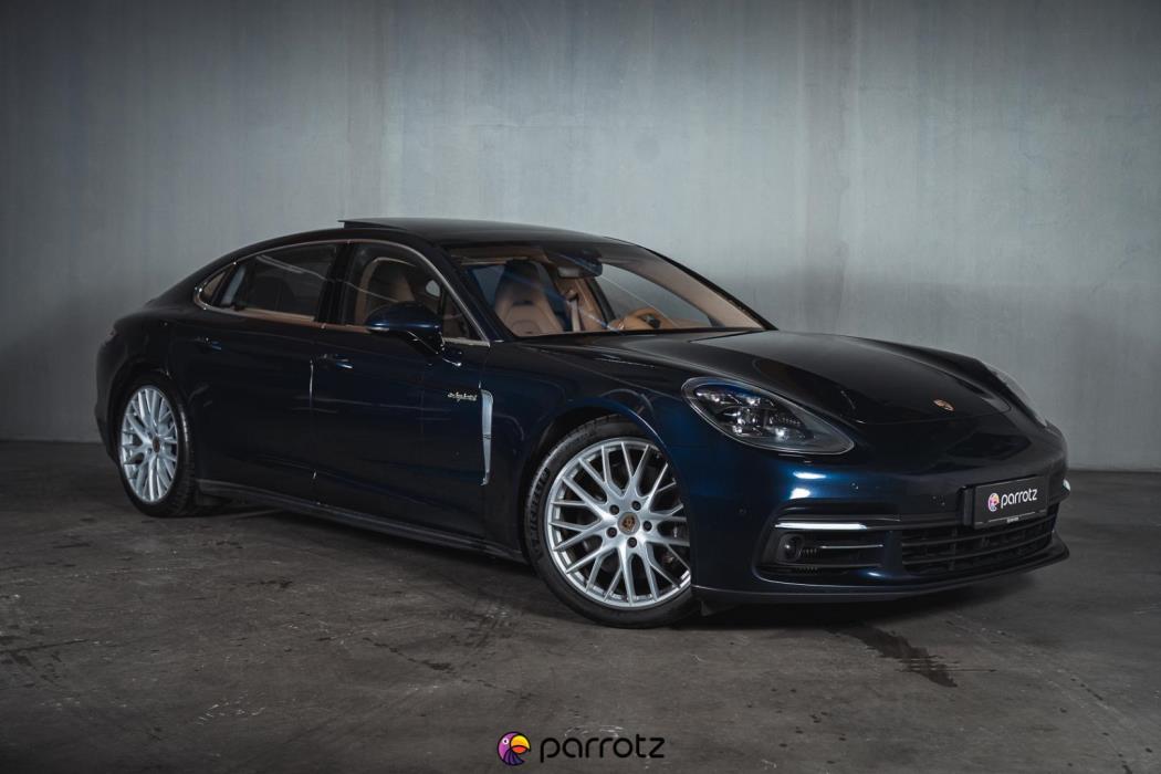 PORSCHE Panamera 2017