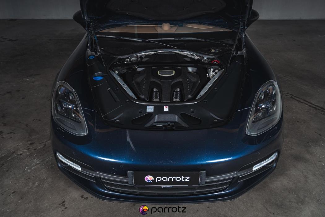 PORSCHE Panamera 2017