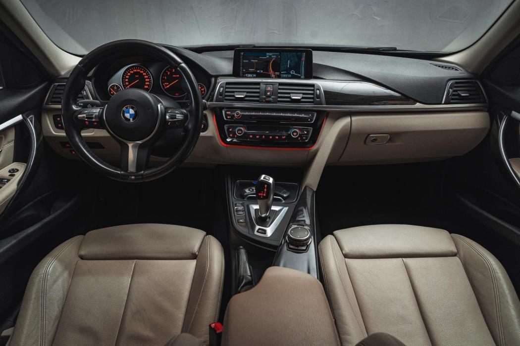 BMW 330 2017