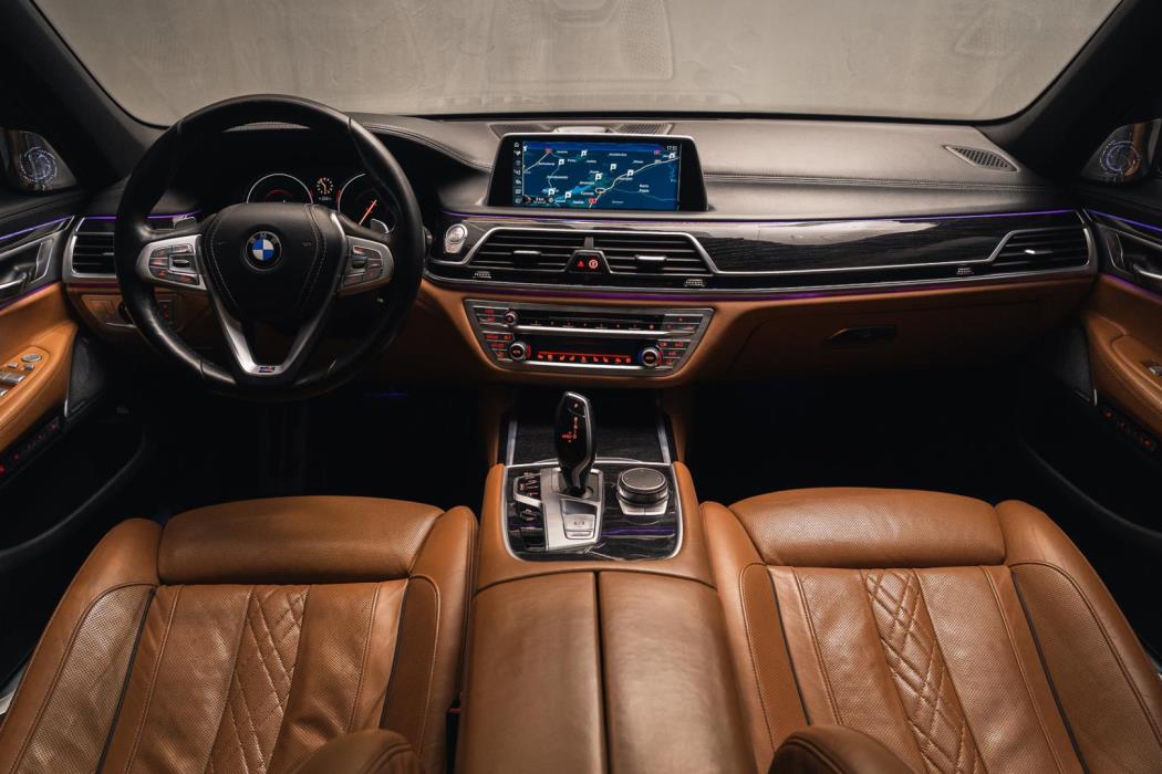 BMW 730 2016
