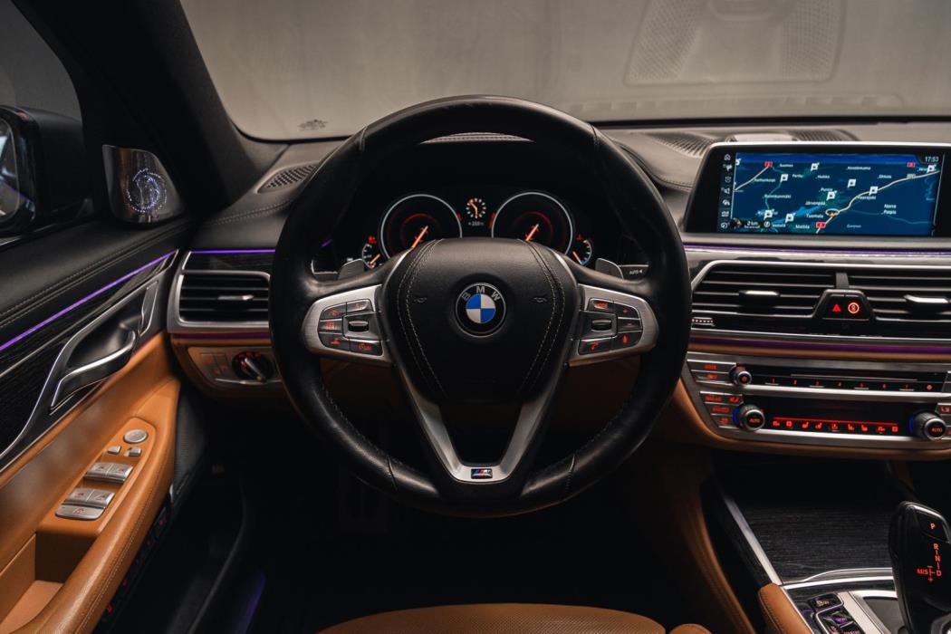 BMW 730 2016
