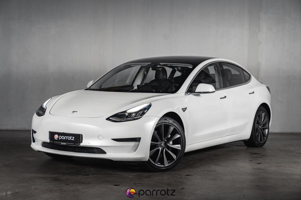 TESLA Model 3 2020