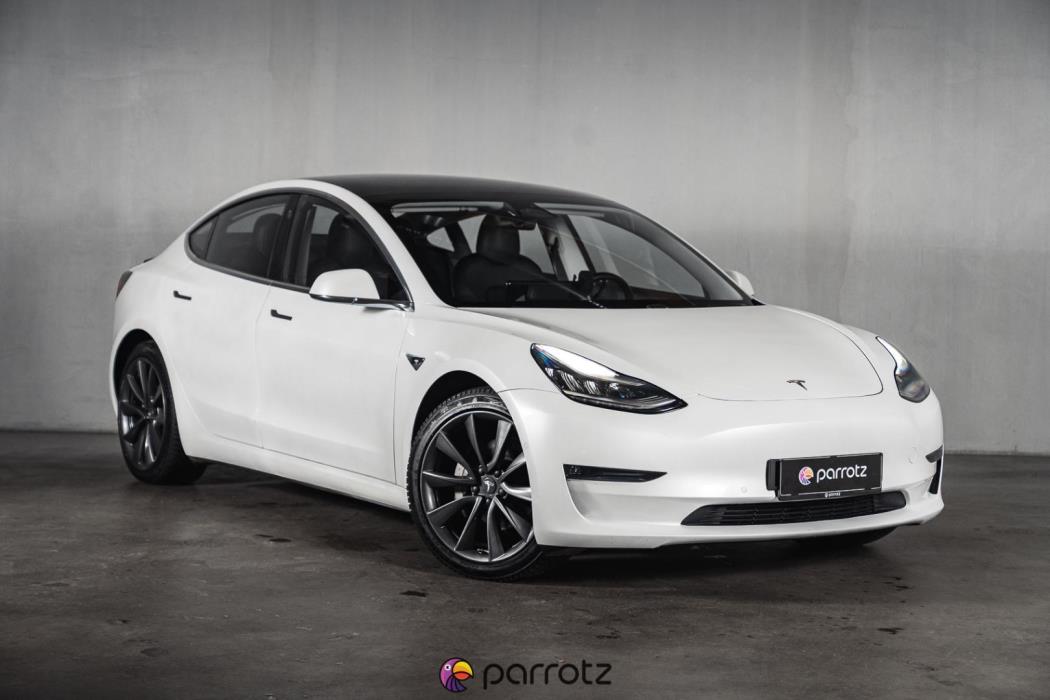 TESLA Model 3 2020